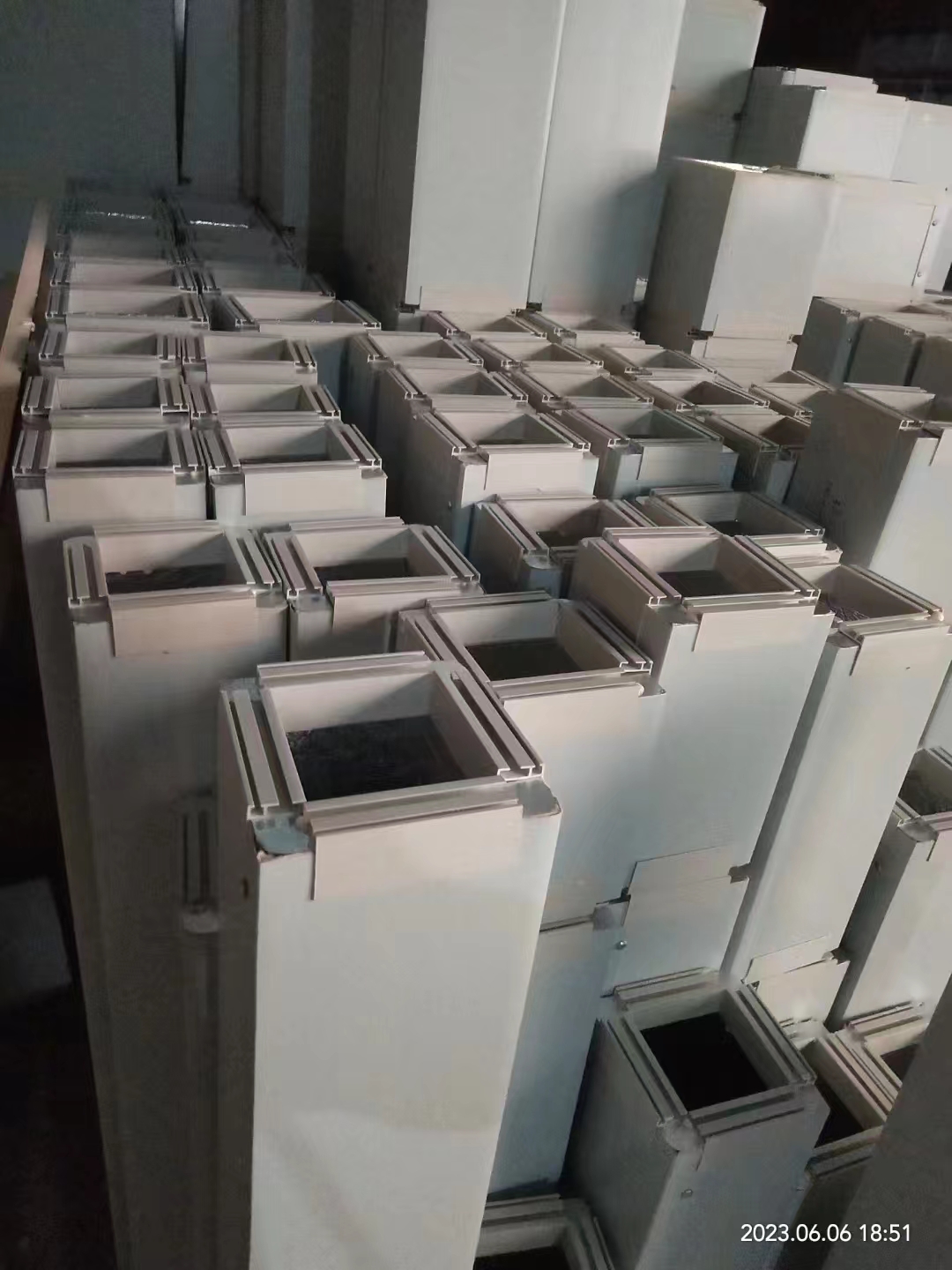 上海单面彩钢酚醛复合风管 成品管供货 风管加工
