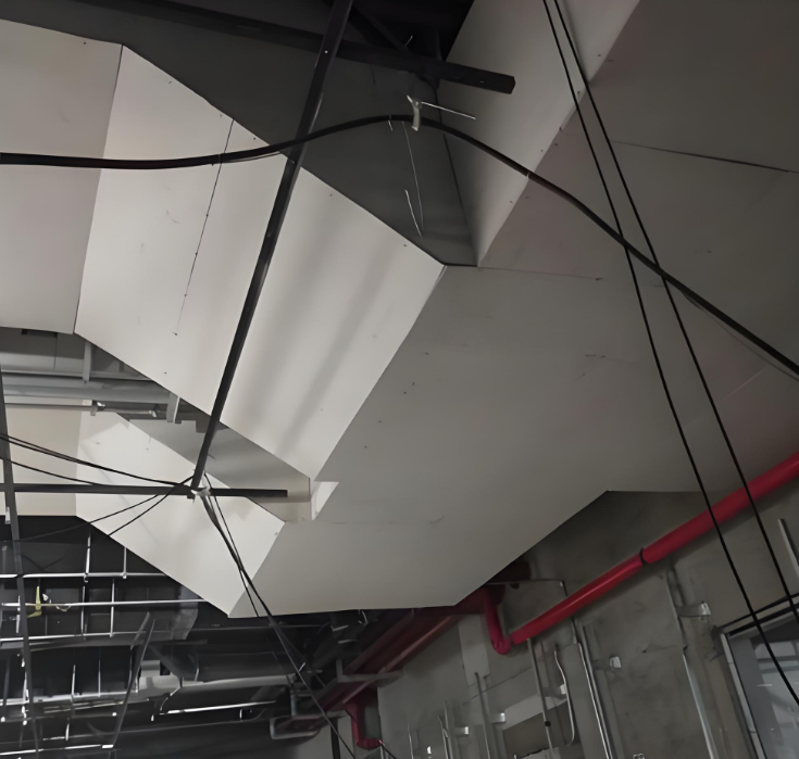 耐火极限为0.5h,采用富铁陶瓷一体化防火风管(无扣槽),复合风管组成为:双面钢板、富铁一体化隔热棉板(隔热层:10rn陶瓷多孔硅晶防火棉,防火层:8rrn富铁漂珠微孔防火 耐火极限为0.5h,采用富铁陶瓷一体化防火风管(无扣槽),复合风管组成为:双面钢板、富铁一体化隔热棉板(隔热层:10rn陶瓷多孔硅晶防火棉,防火层:8rrn富铁漂珠微孔防火