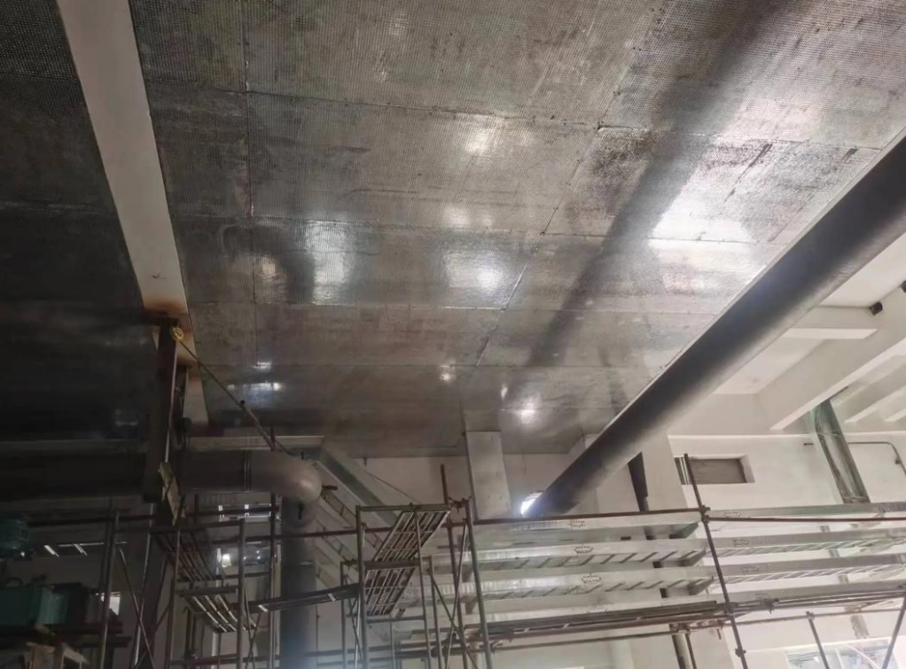 纤维织物保温风管 纤维织物与橡塑绝热材料复合而制成平板,在管段连接处采用双拉链密封 纤维织物保温风管 纤维织物与橡塑绝热材料复合而制成平板,在管段连接处采用双拉链密封